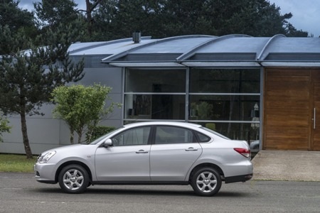 Nhàn nhạt Nissan Almera - 5 Nút bấm sưởi ghế